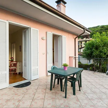 Appartement Mooi Met 3 Slaapkamers In Stresa