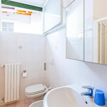 Appartement Mooi Met 3 Slaapkamers In Stresa